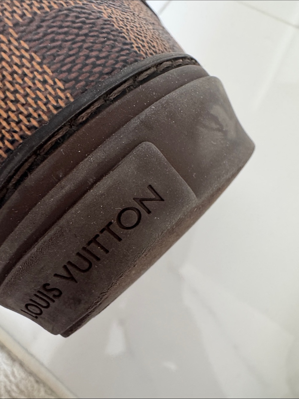 Sneakers by Louis Vuitton - Picture 14 of 16